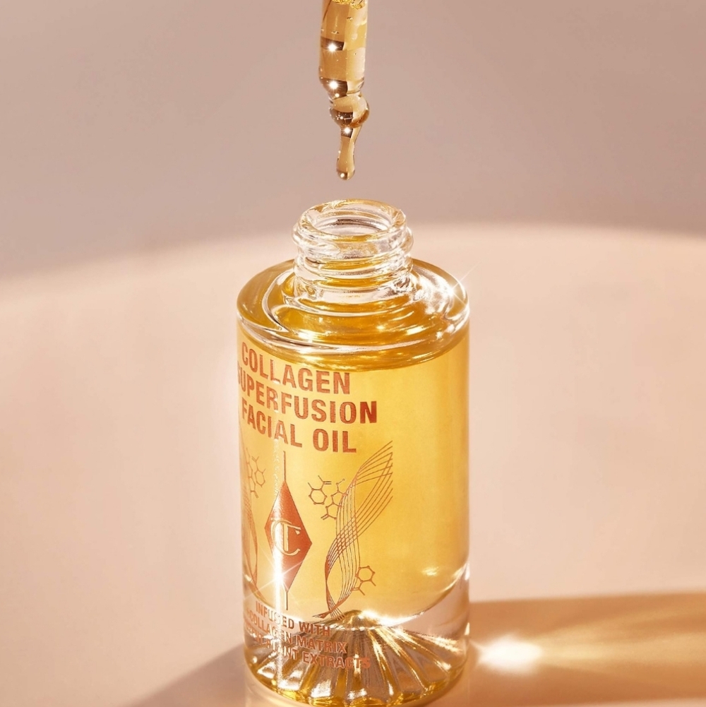 Charlotte Tilbury Collagen Superfusion Facial Oil (Full Size) 30ml - Picture 2 of 5